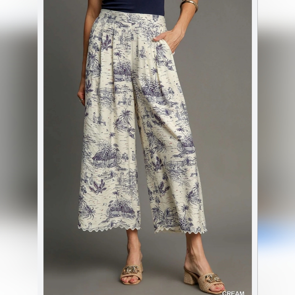 Flowy Printed Wide-Leg Pants